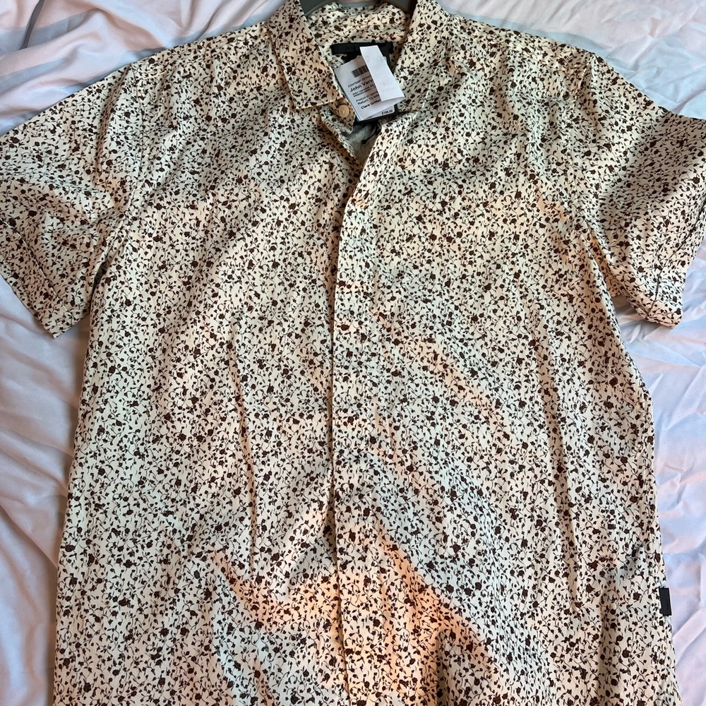 NEW John Varvatos Men’s Short Sleeve Button Down size medium